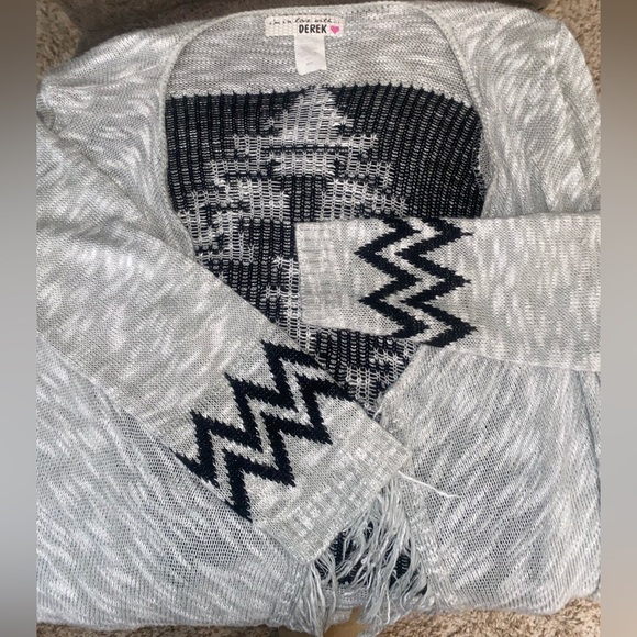 Tribal Grey Knit Sweater With Fringe - Picture 5 of 6